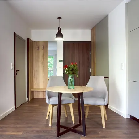 Essence Sapphire Daire *