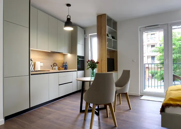 Essence Sapphire * Poznań