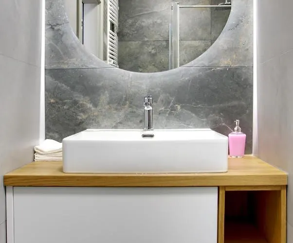 Essence Sapphire Apartman Poznań