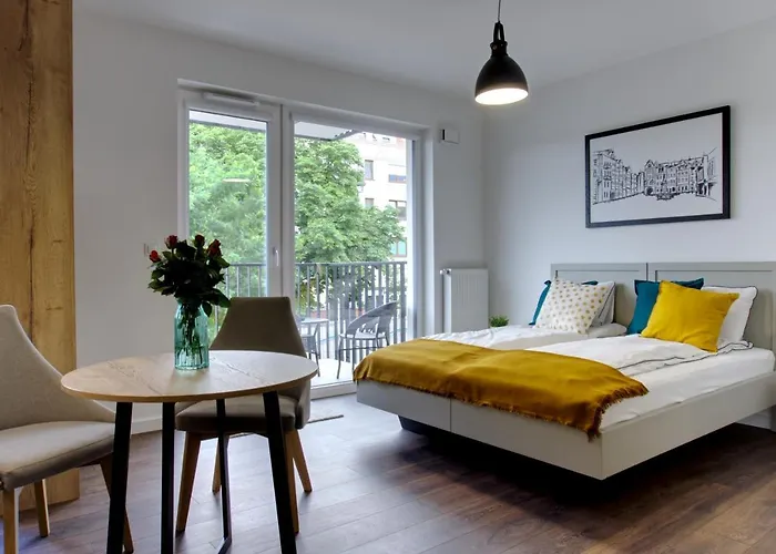 Essence Sapphire Poznań